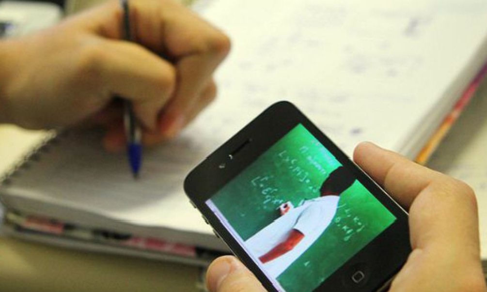 Capes oferece 300 mil vagas em cursos virtuais para professores