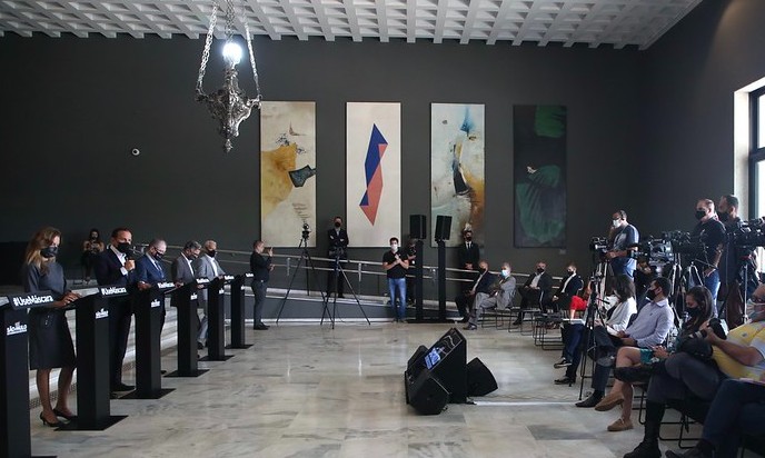 Estado passa ponto facultativo do Dia do Professor para o dia 16