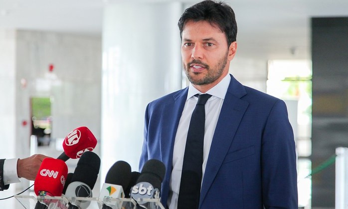 Comunicações entrega projeto de privatização dos Correios