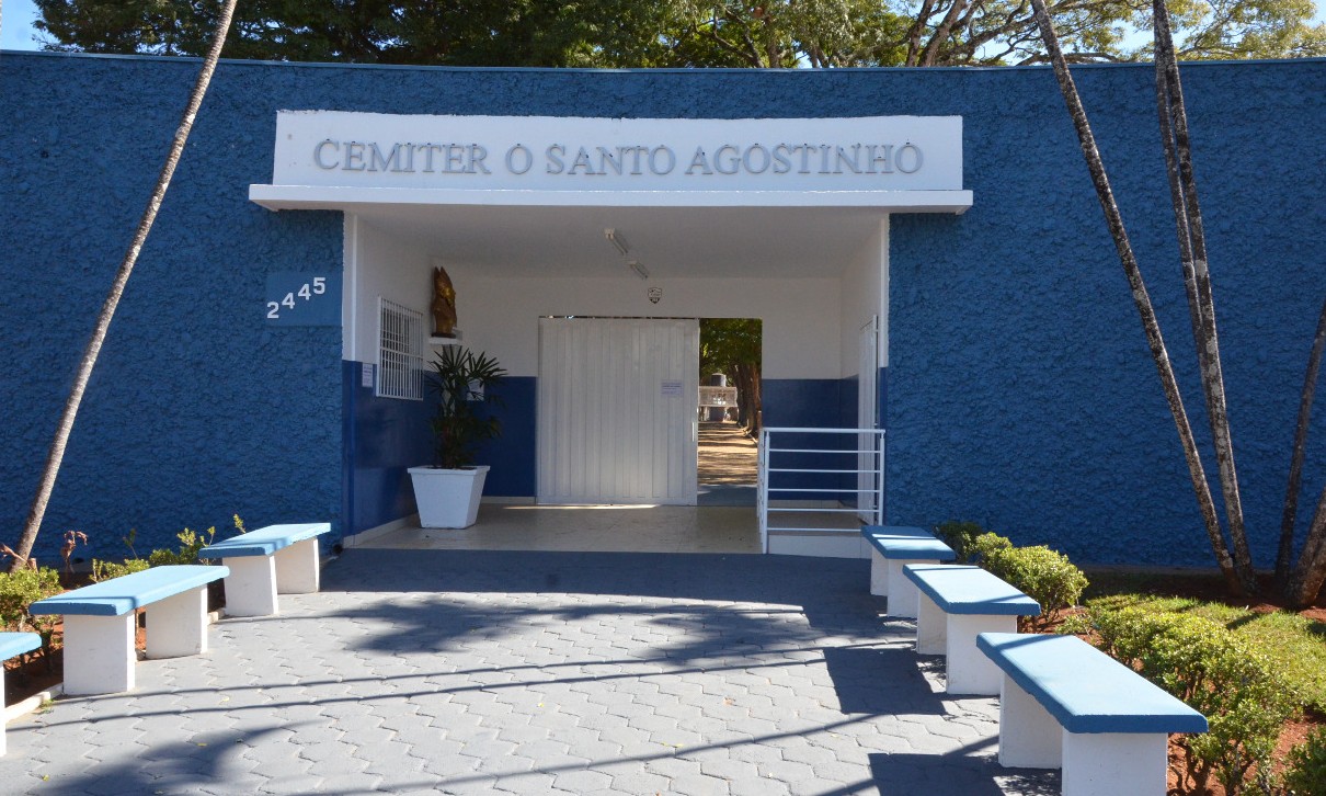 Cemitérios de Franca recebem manutenção para o Dia de Finados