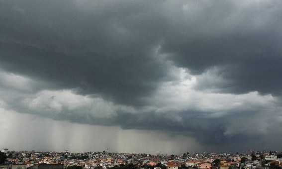 Franca tem tempo instável e pancadas de chuva à tarde nesta terça-feira