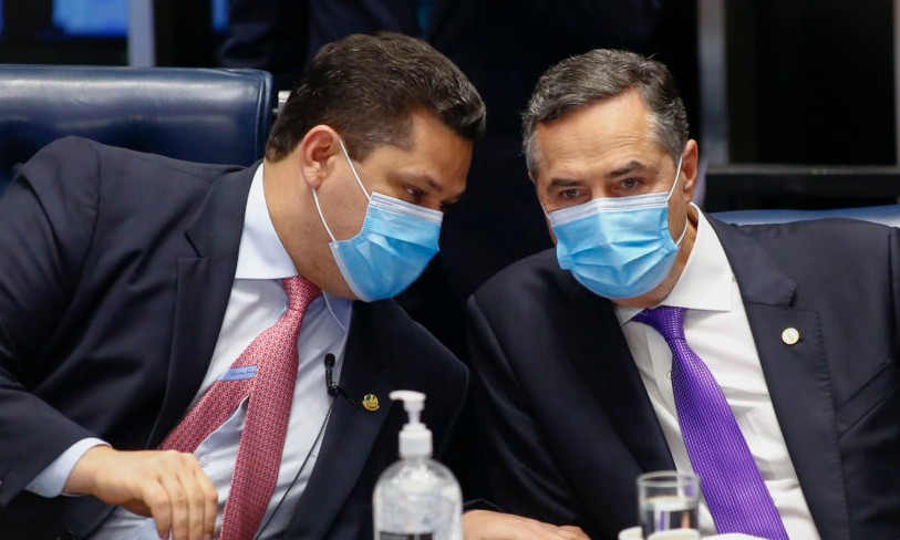 Senado vai esperar STF sobre senador do dinheiro na cueca