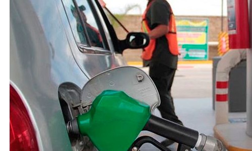 Petrobrás aumenta valor da gasolina nas refinarias após queda do produto