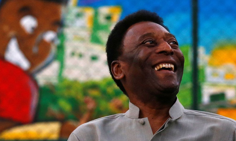 Pelé afirma estar grato por chegar lúcido e saudável aos 80 anos de idade