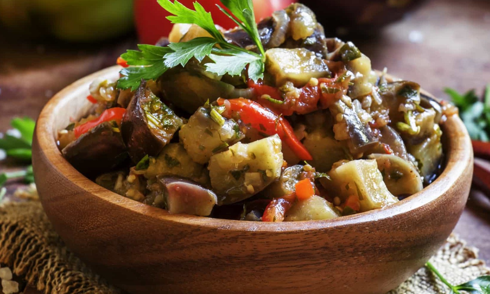 Saiba como fazer uma deliciosa caponata de berinjela rápida e fácil