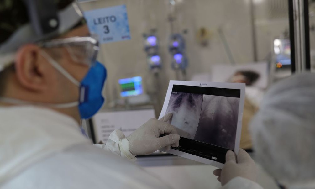 Covid-19: apesar de alta de casos, número de óbitos continua em queda