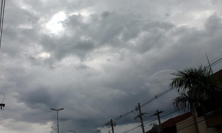 Tempo fica instável e com pancadas de chuva em Franca nesta segunda