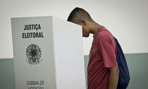 Em Franca, Flávia Lancha lidera pesquisa, seguida de Alexandre Ferreira