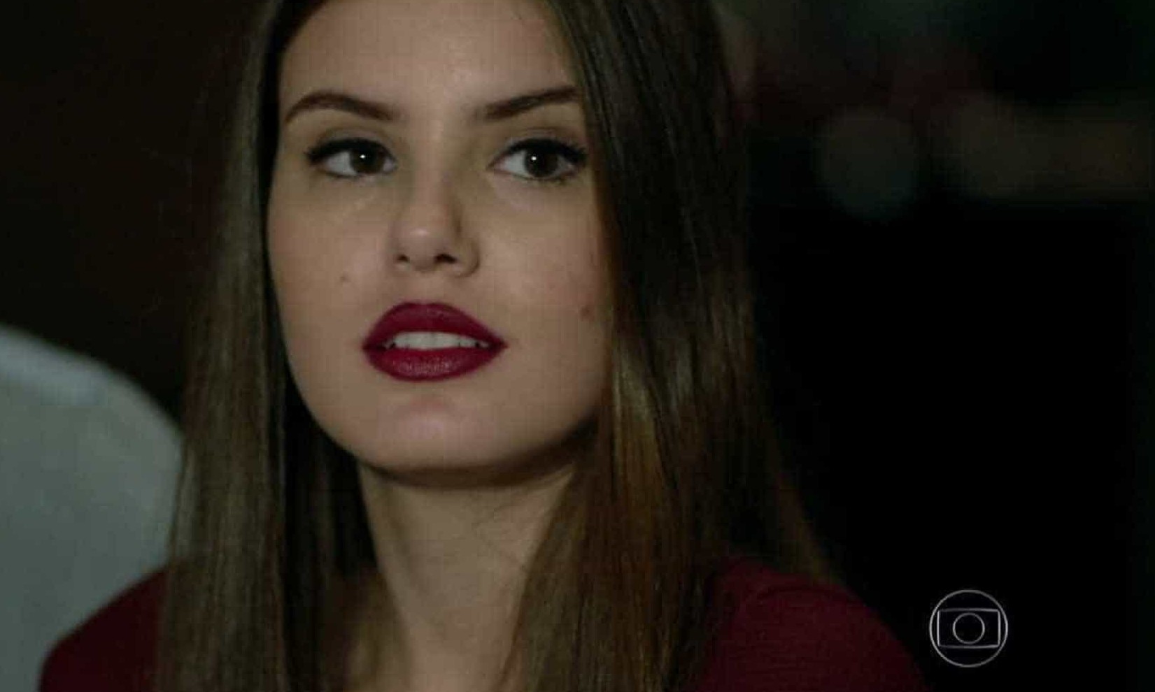 ‘Verdades Secretas 2’: primeiro teaser tem cena quente de Camila Queiroz
