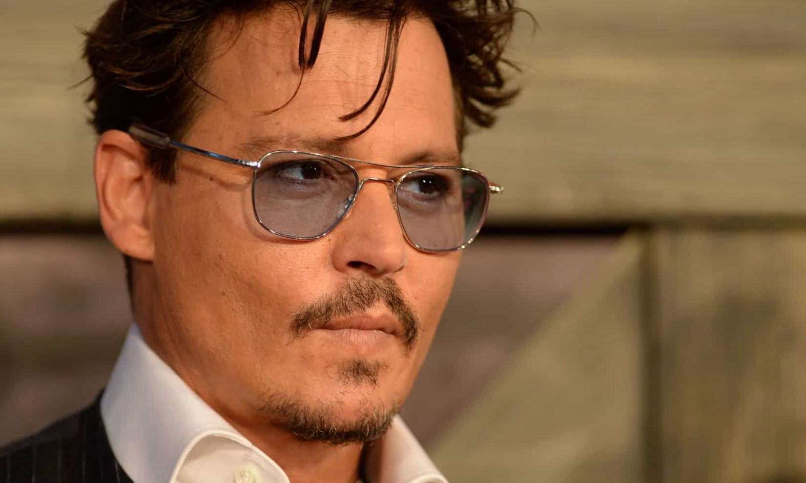 Depp perde processo para jornal que o chamou de ‘espancador de mulheres’