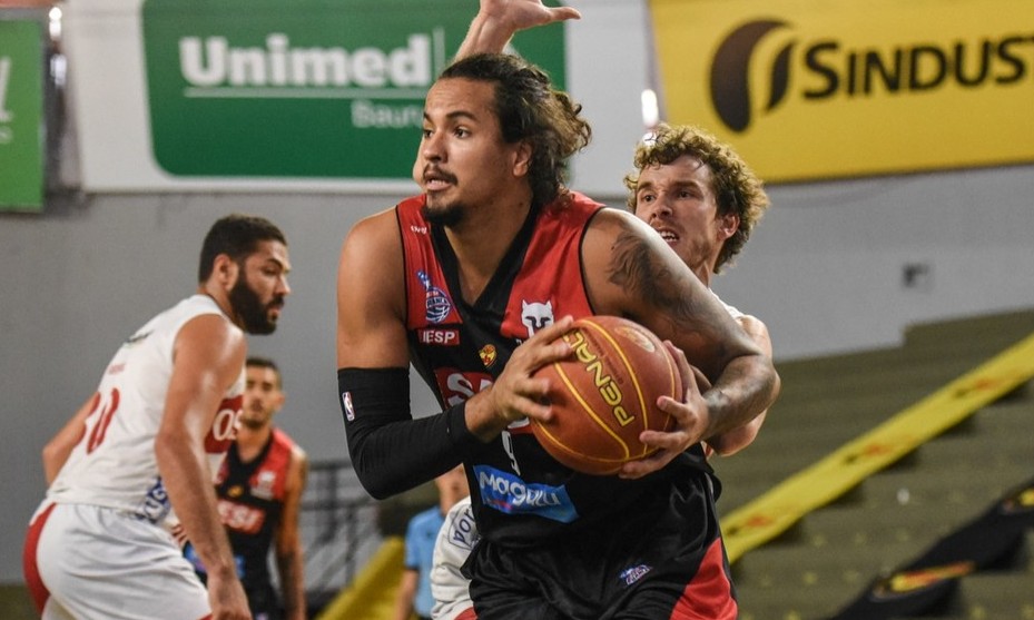 Lucas Dias faz tratamento intensivo para reforçar Franca no Final Four