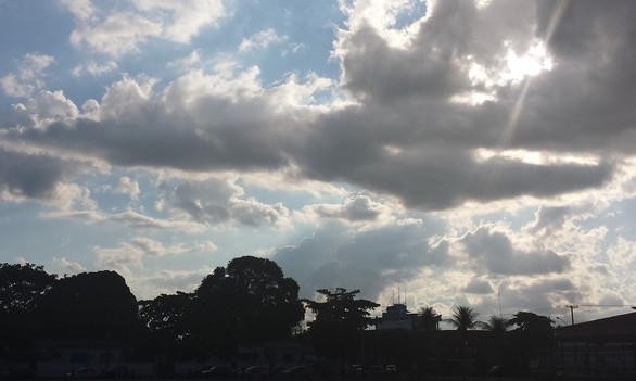 Mesmo com sol nesta segunda, 02, Franca pode ter pancadas de chuva à tarde