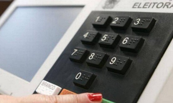 TSE orienta eleitor que contrair Covid-19 desde o último dia 3 a não ir votar