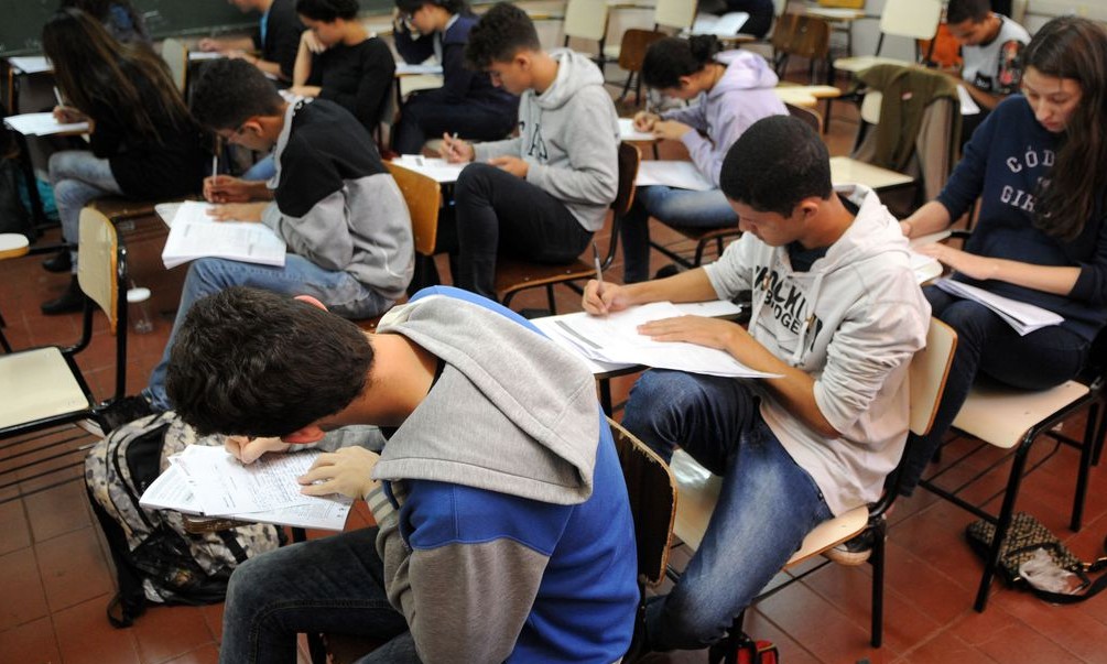 Governo federal prorroga prazo para renovação dos contratos do Fies