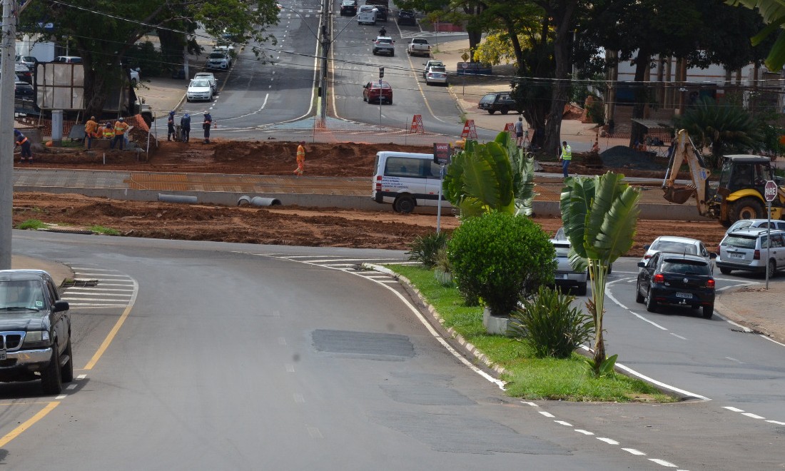 Complexo Viário Champagnat: alças da ponte começam a ser instaladas