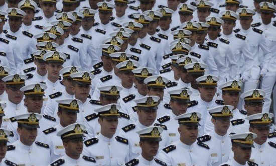 Marinha quer barrar candidatos com tatuagens no rosto e no pescoço