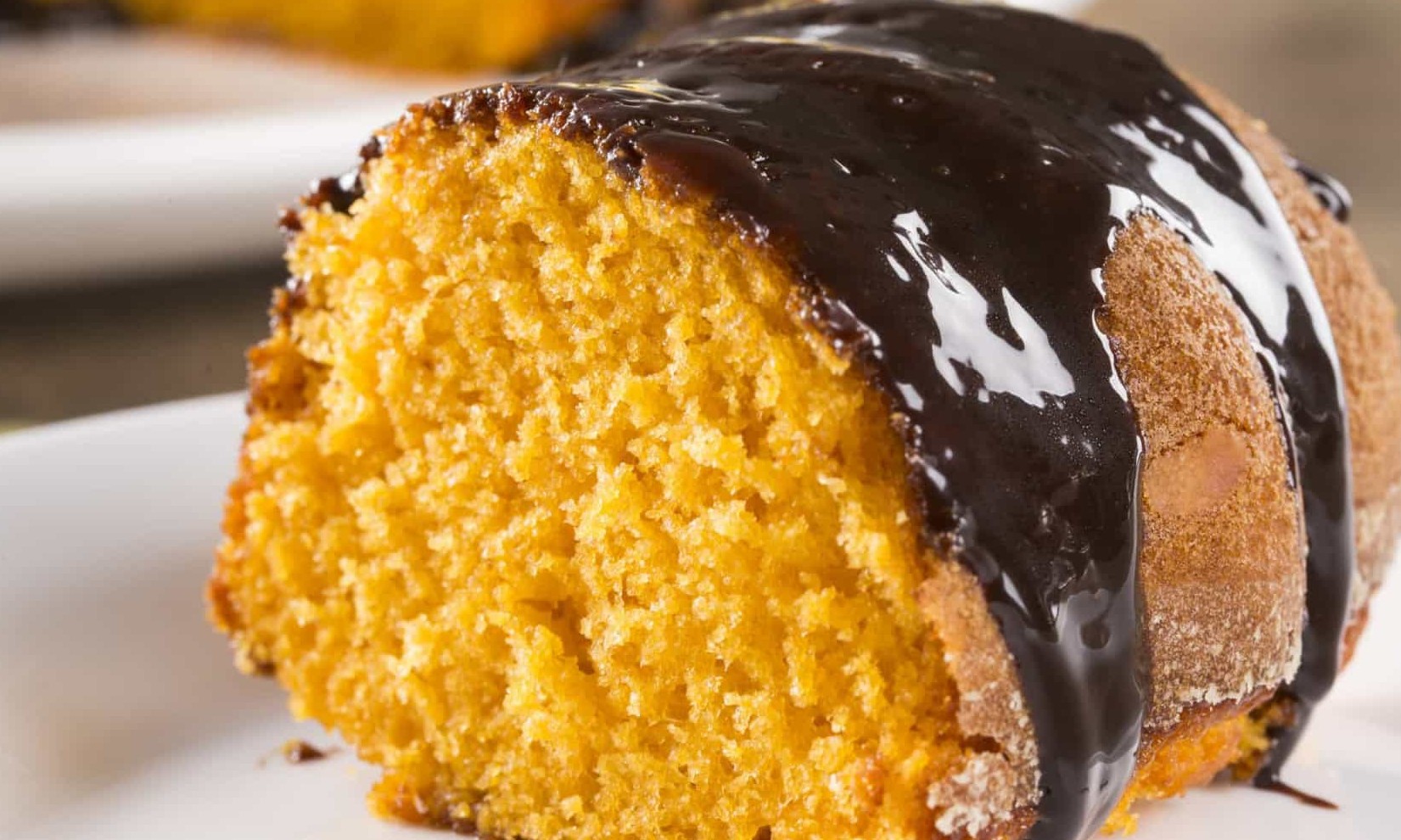 Bolo de cenoura com cobertura de chocolate: delicioso e fácil de fazer