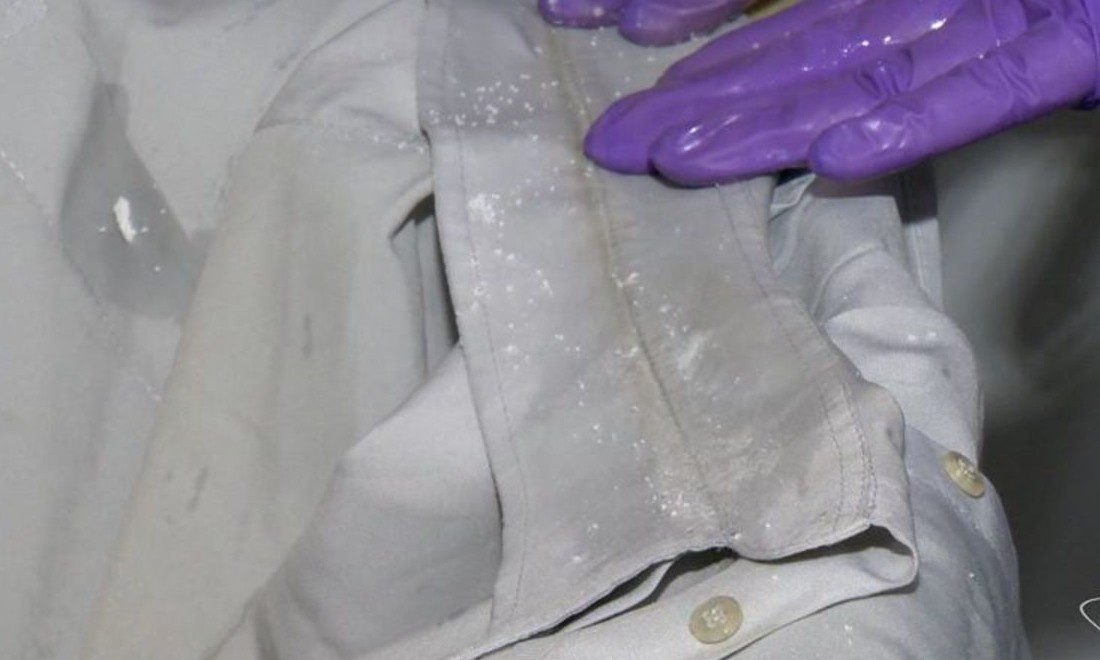 Saiba como tirar mancha amarelada das golas de camisas de forma simples