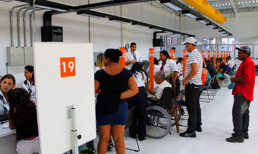 Licenciamento de veículos 100% digital pode ser feito no Poupatempo Franca