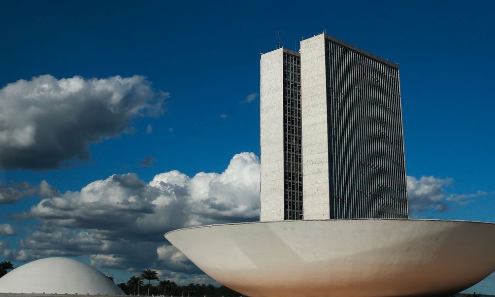 Senado aprova crédito de bancos públicos para empresas com débitos