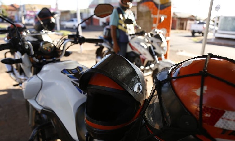 Em Franca, atendimentos de transporte alternativo podem ser feitos por WhatsApp