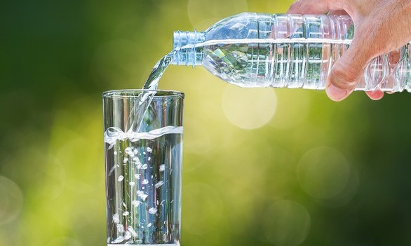 Saiba quais são os 7 sinais de que você está bebendo pouca água e hidrate-se