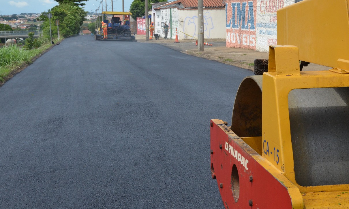 Serviços de recapeamento seguem pelas avenidas do bairro Vicente Leporace