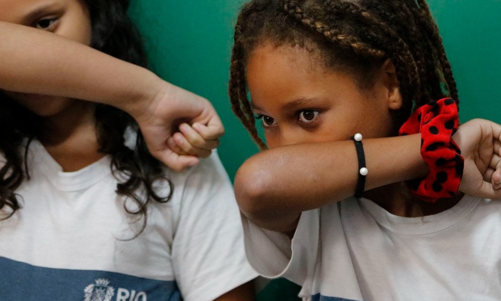 Mais de 20% das crianças estão matriculadas em escolas sem saneamento