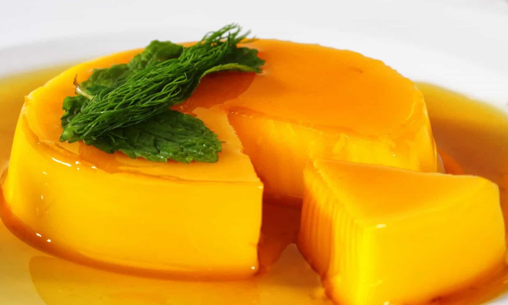 E que tal um delicioso pudim de laranja? Fácil e de dar água na boca!