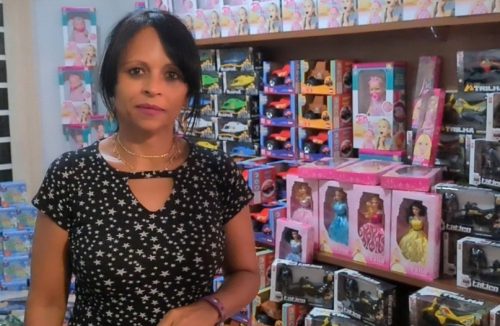 Professora Maria Célia faz o “Natal mais feliz” para as famílias carentes da Z. Sul - Jornal da Franca