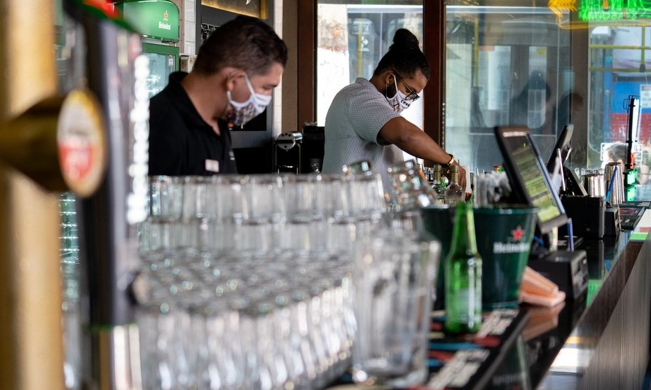 Justiça libera venda de bebidas após às 20h em restaurantes de São Paulo