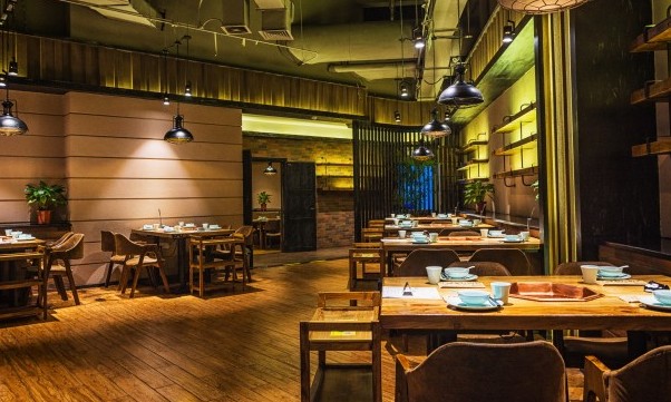 Demissões em bares e restaurantes atingiram em média 37% das equipes