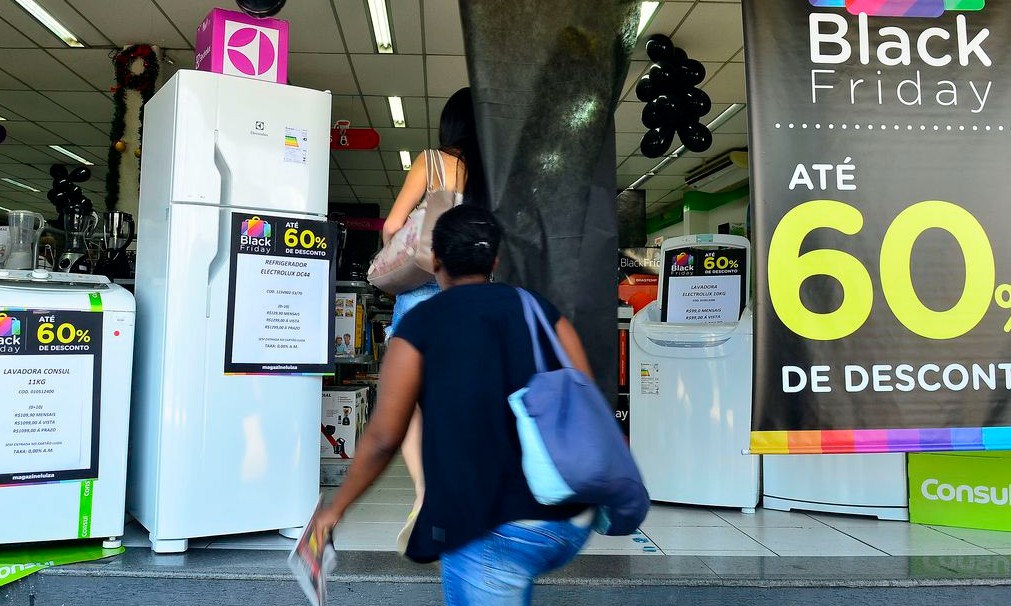 Vendas do comércio sobem 6,1% no fim de semana da Black Friday