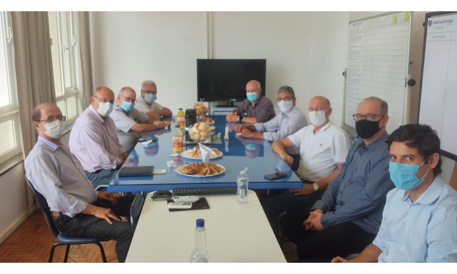 Prefeito eleito Alexandre Ferreira visita Santa Casa para consolidar parceria
