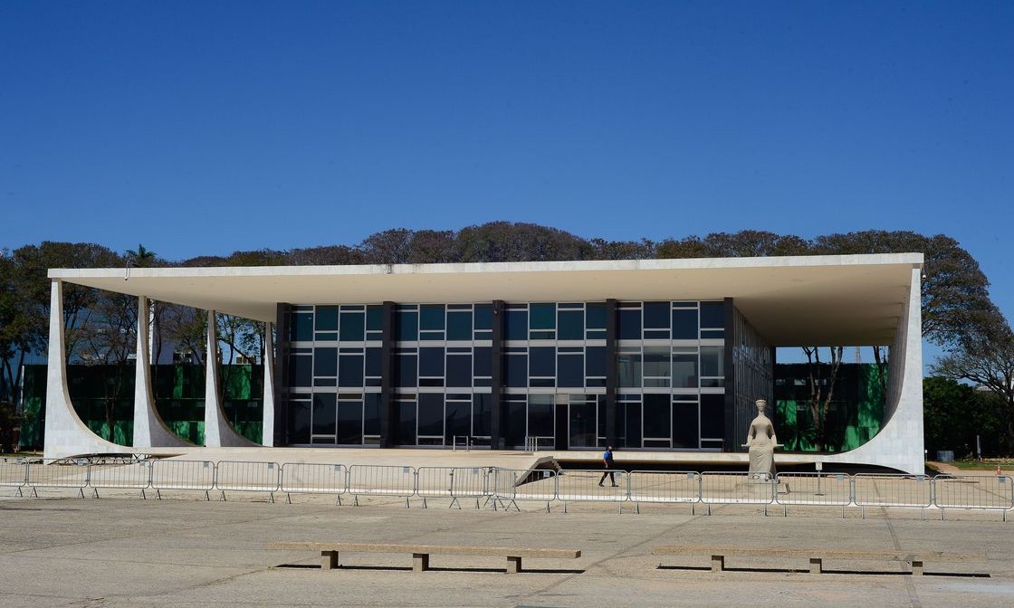 Apenas a Justiça pode bloquear bens de devedores do governo