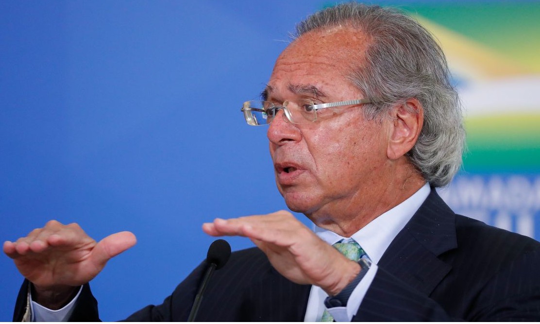 Guedes não descarta antecipar 13º para aposentados em 2021