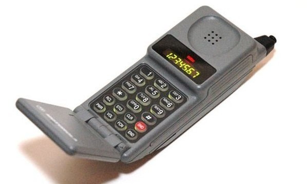 Hoje é dia de celebrar: chegada do celular no Brasil completa 30 anos