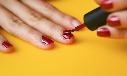 Unhas para o verão: confira as tendências que vão estar no top da moda