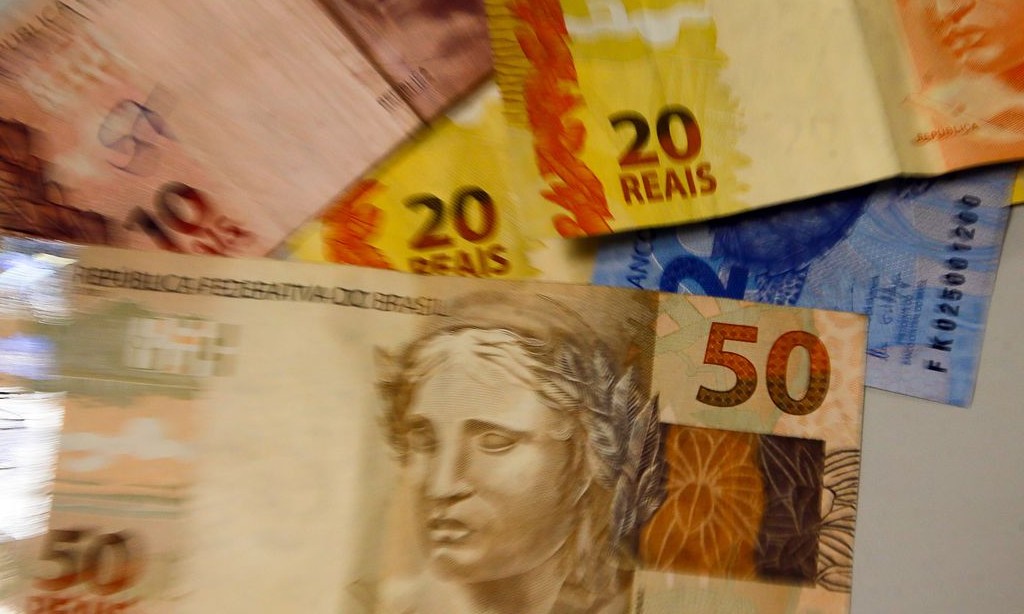 O medo de volta: inflação tem alta de 0,89% em novembro, diz IBGE