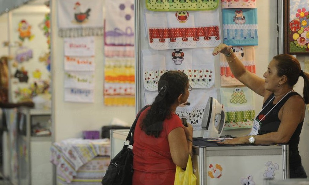 Isolamento social cai, mas pequenos negócios ainda têm baixo movimento