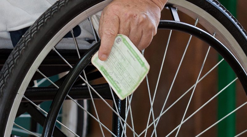 Eleitor com deficiência pode pedir mudança para seção com acessibilidade