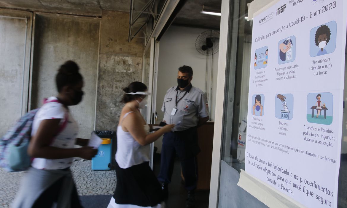 Professores dão dicas aos candidatos para o segundo dia de provas do Enem