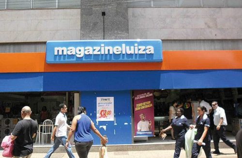 Magazine Luiza estende dia de queima de estoque para evitar aglomeração - Jornal da Franca