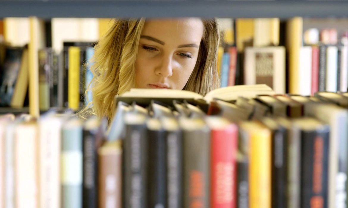 Prêmio Sesc de Literatura abre inscrições para obras inéditas nesta segunda (25)