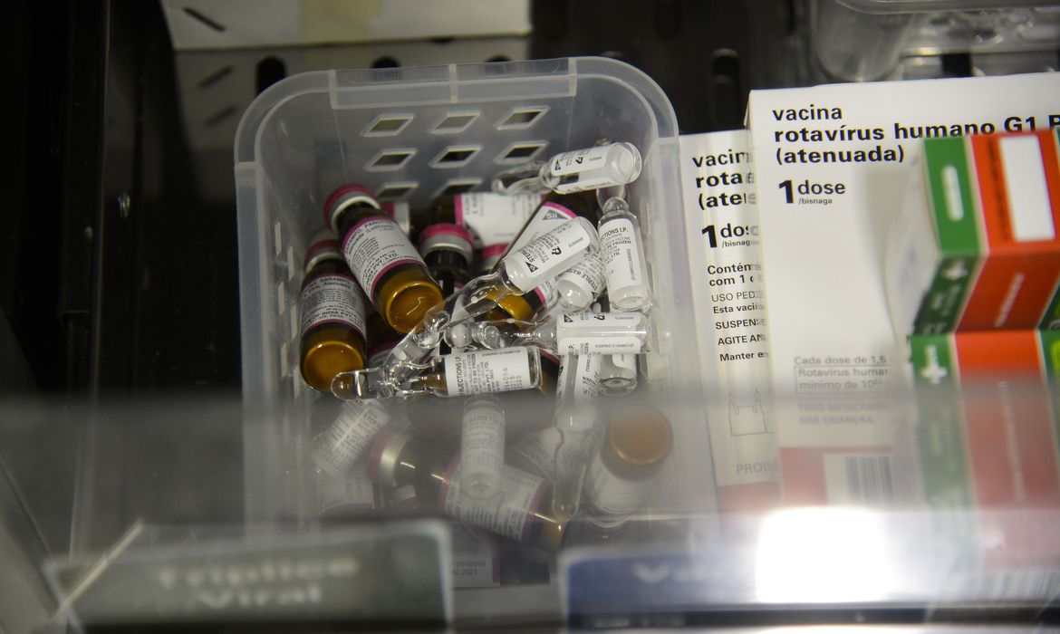 Senacon adota medidas para combater o comércio de vacinas falsificadas no Brasil