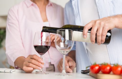 Nutricionista alerta como o consumo excessivo de vinho prejudica sua dieta - Jornal da Franca