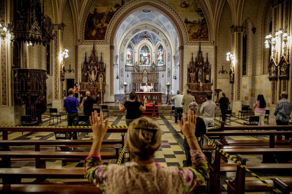 Na fase vermelha, atividade religiosa precisa se adequar aos protocolos do governo