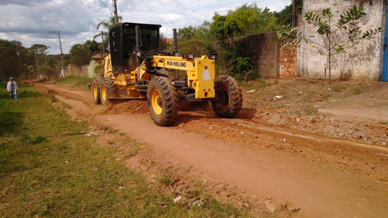 Ruas de condomínios em Cristais Paulista recebem melhorias da Prefeitura