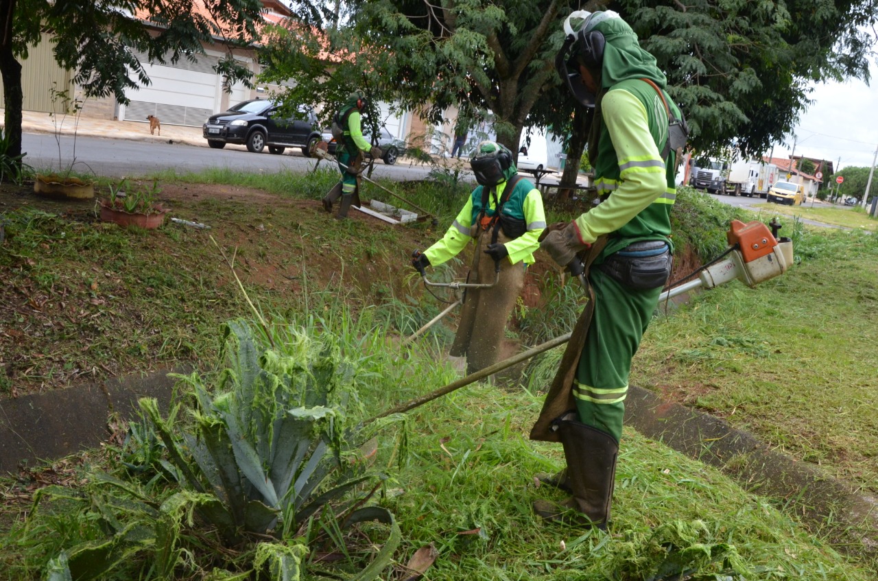 Limpeza de áreas públicas em Franca