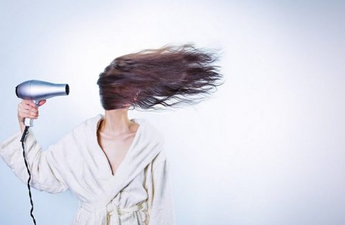 Cientistas japoneses conseguem descobrir como o calor danifica o cabelo - Jornal da Franca